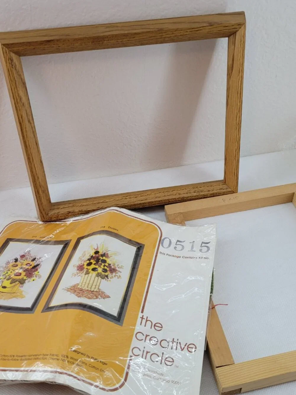 1978 Creative Circle Crewel Kit #515 Sunflowers PLUS Frame and Stretch Bars - fo